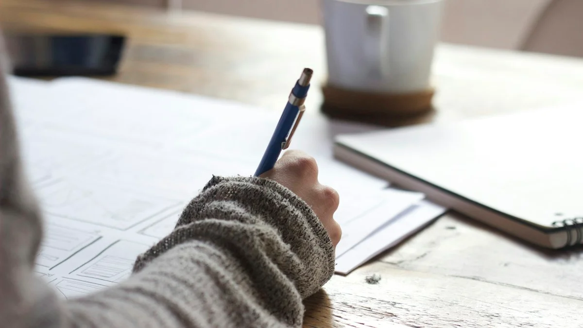 Professional studying accounting standards and transitioning into Canadian bookkeeping - Snipay