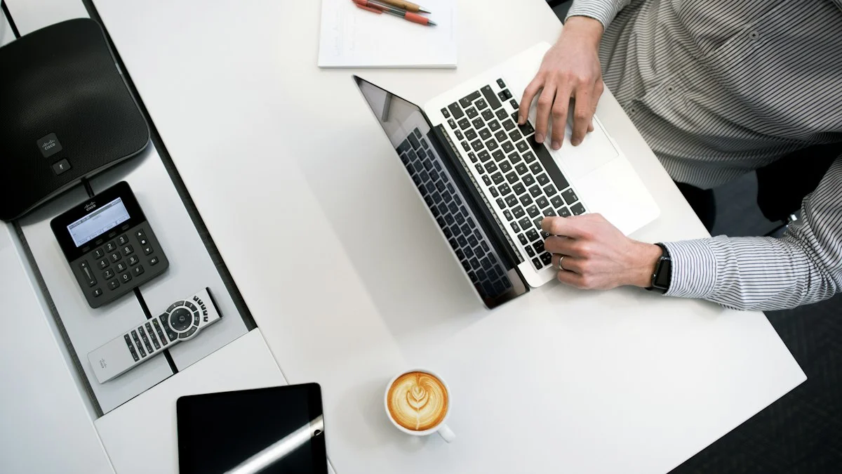 Remote financial specialist working flexible part-time hours on corporate client accounts - Snipay