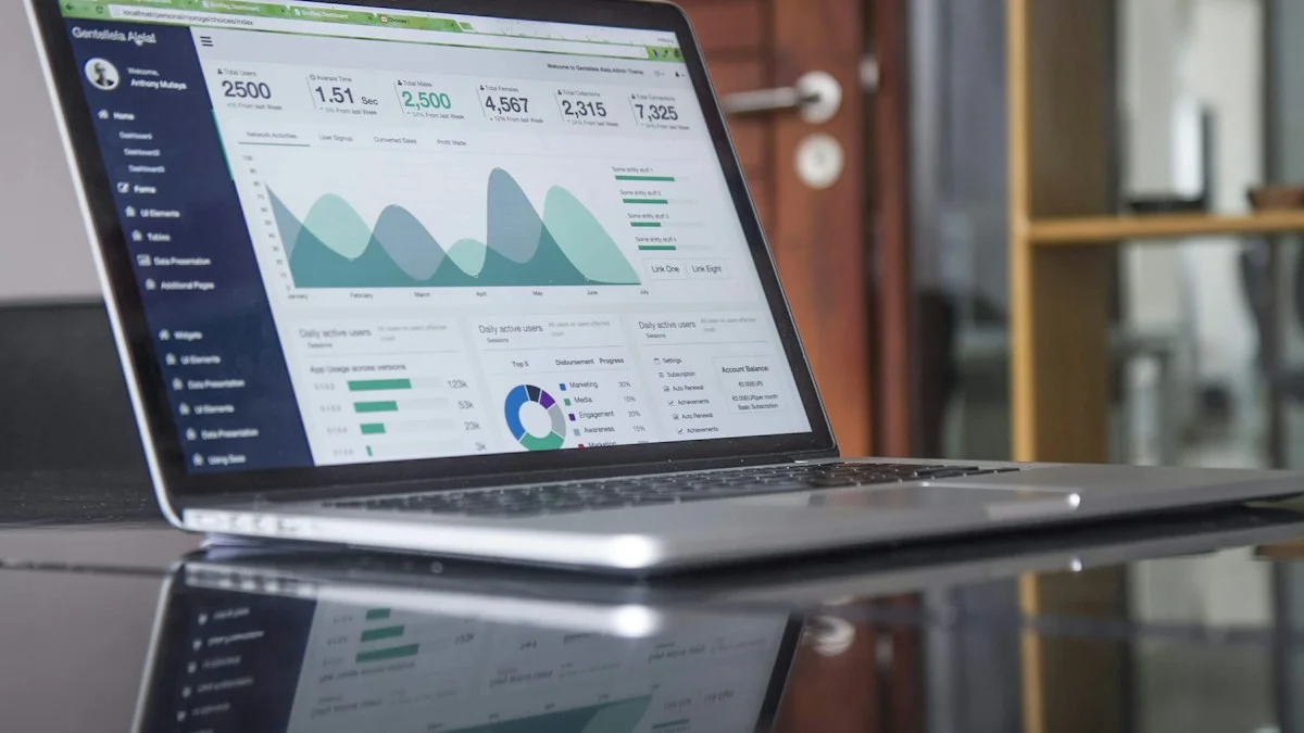 Cloud accounting and invoicing software comparison on laptop screen for Canadian self-employed - Snipay
