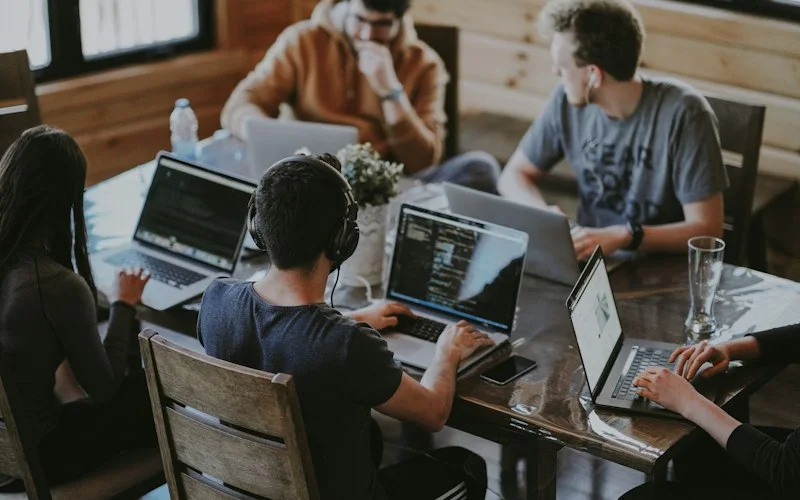 Tech startup accounting, SR&ED tax credits, and T2 corporate returns for web agencies and SaaS